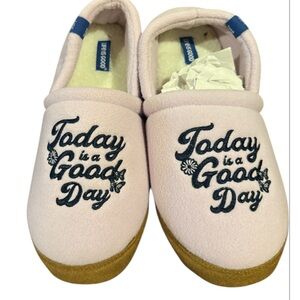 LIFE IS GOOD women’s Fleece Slippers with Embroidered Text